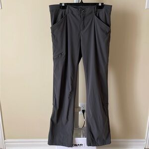Patagonia women’s grey roll up pants, size US 8